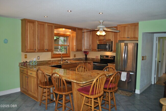Building Photo - 5590 Lancewood Cir S