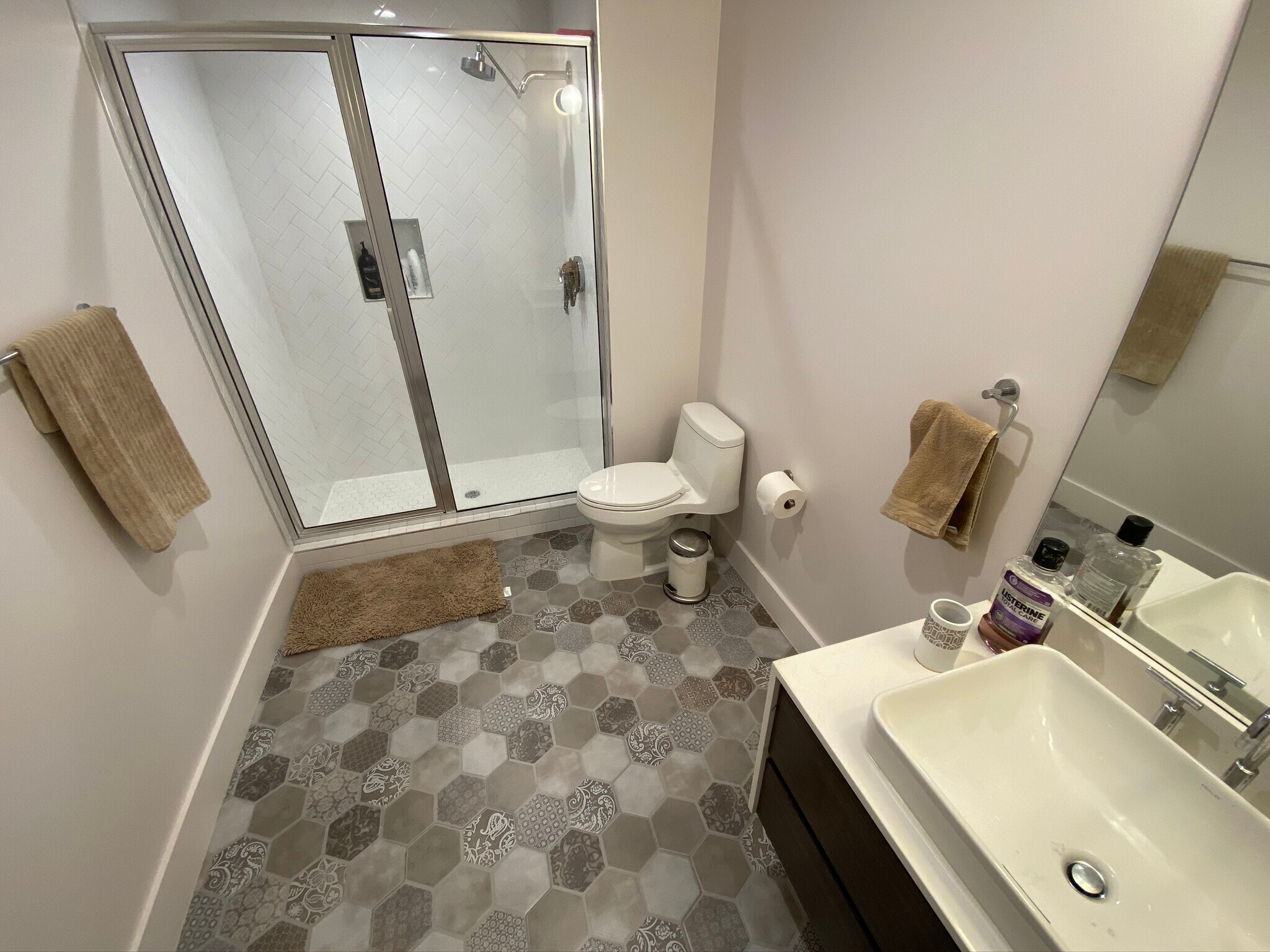 Master Bathroom - 935 N Hudson Ave