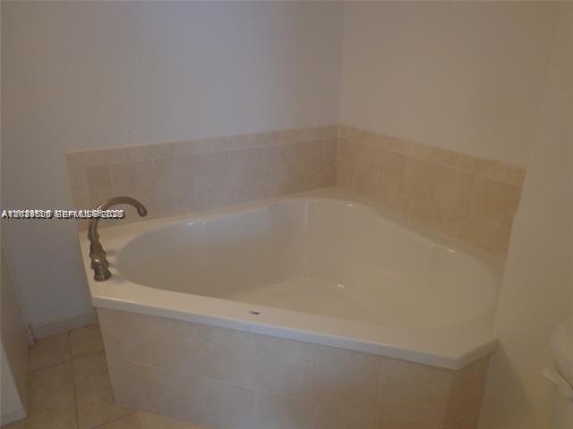 Building Photo - 1830 Radius Dr