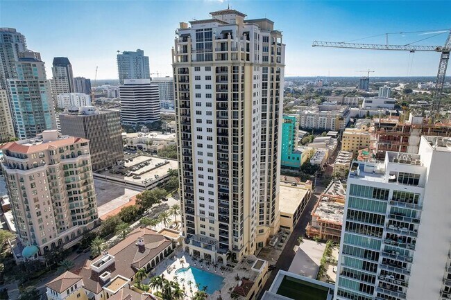 Primary Photo - 300 Beach Dr NE
