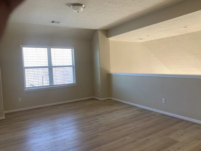 Building Photo - 20735 Pine Rain Ct