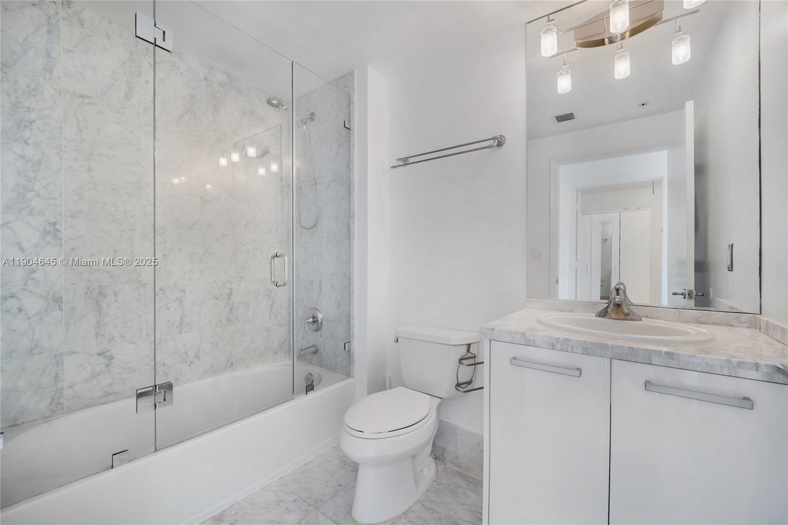 Building Photo - 253 NE 2nd St