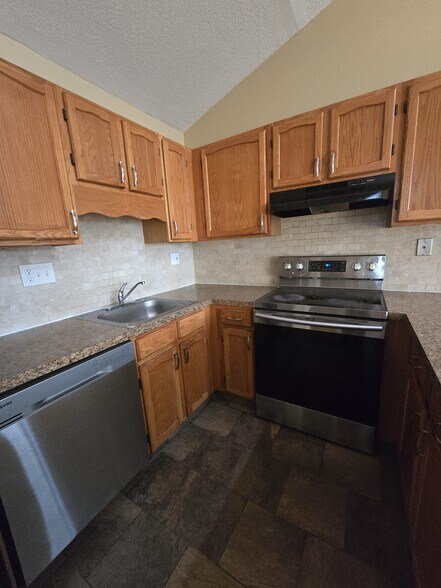 Building Photo - 463 Whalley Ave