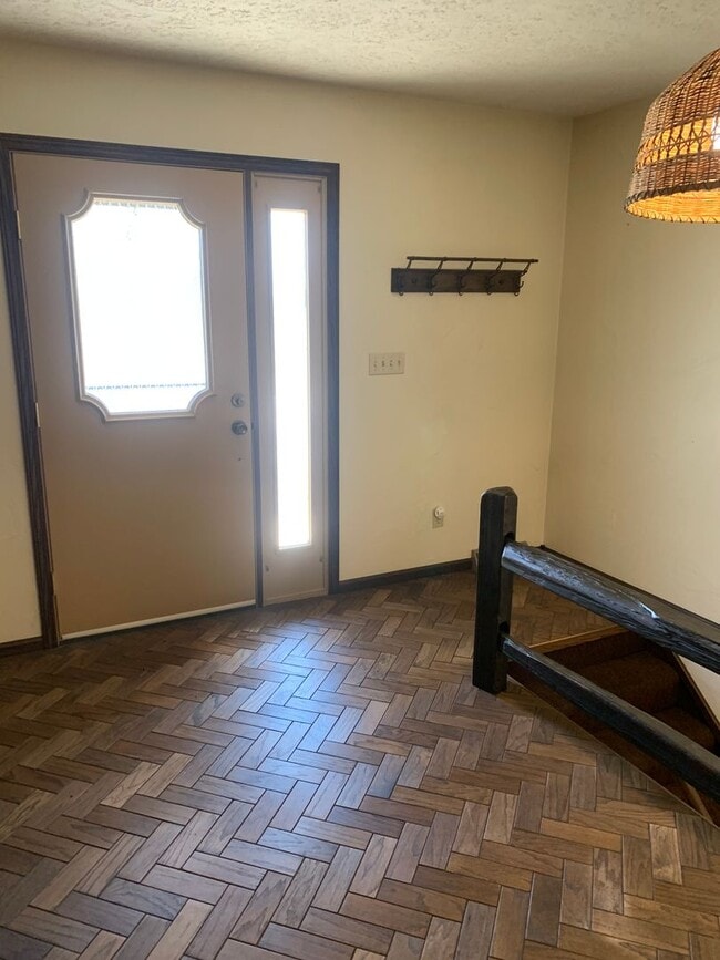 Building Photo - Looking for country living? Check out this...