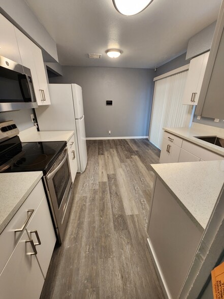 Building Photo - 8642 Acapulco Way