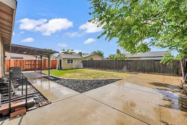 Building Photo - 709 Palmer Pl