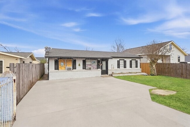 Building Photo - 3531 Cedar Hill Ln