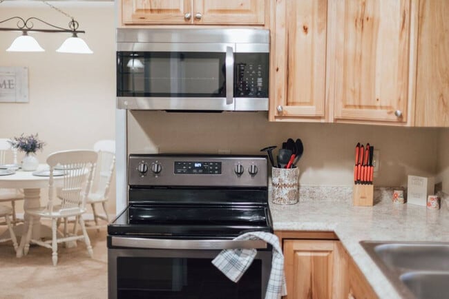 Building Photo - 722 Liberty Bell Blvd