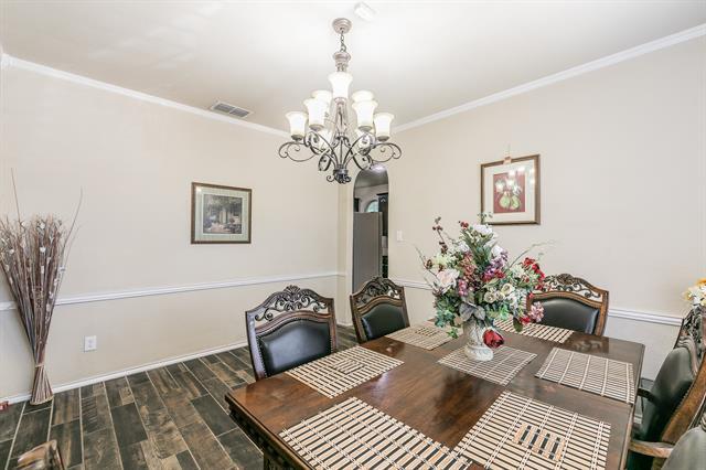 Building Photo - 210 Warbler Dr