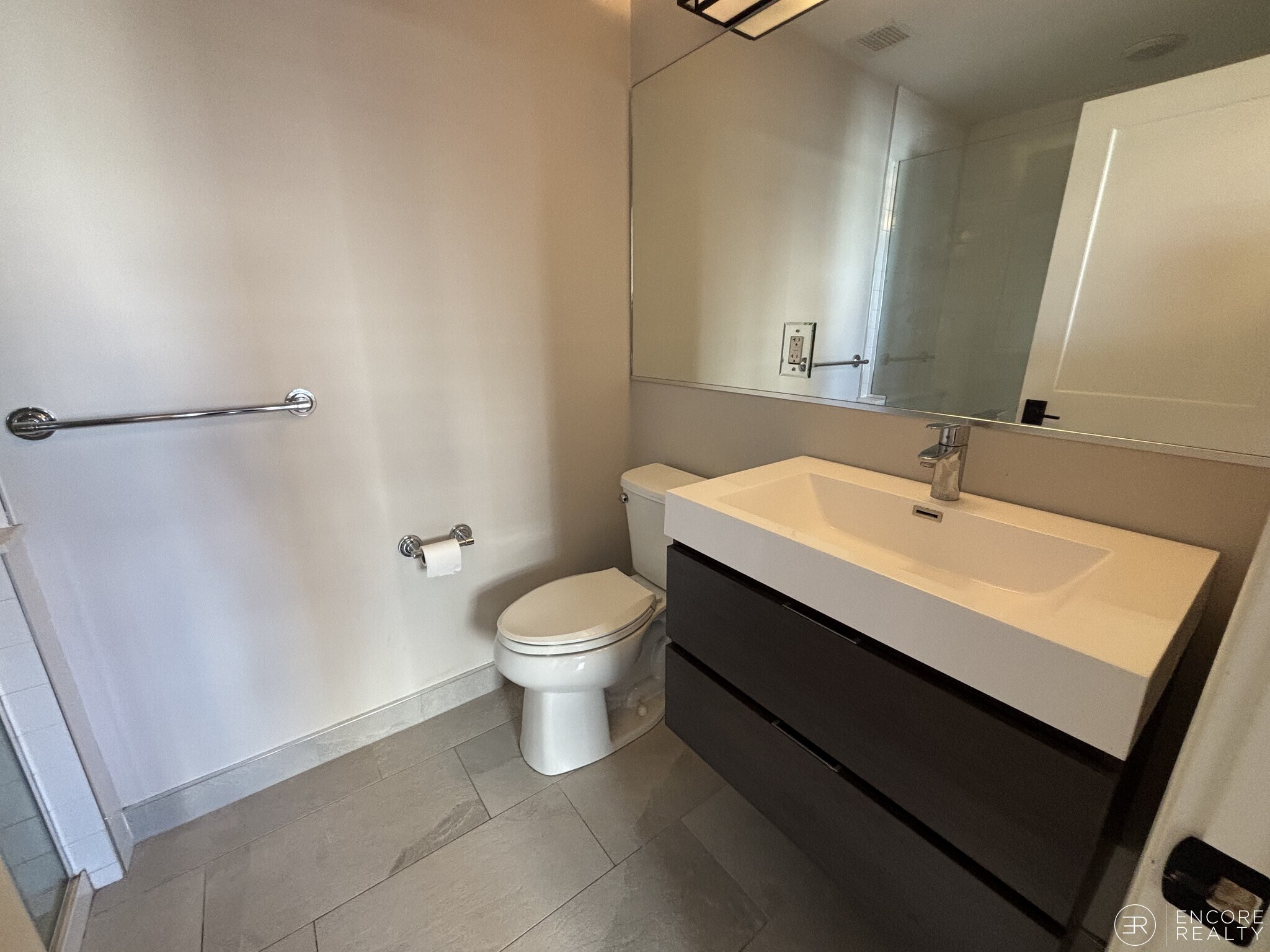 Building Photo - 1 Everett St