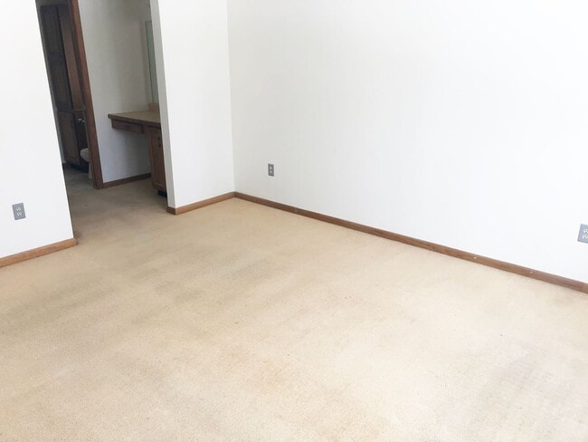 Building Photo - 3 Bedroom, 3 Bath Home With 2-Car Attached Garage In Rothschild