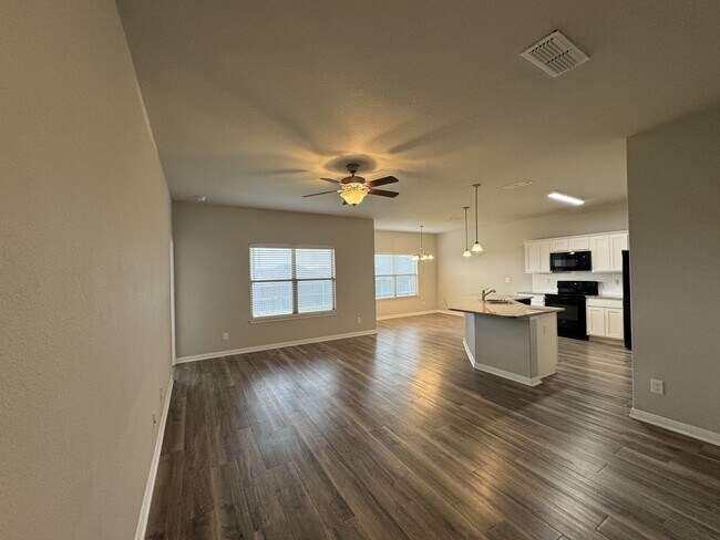 Building Photo - 612 Parkfield Ln