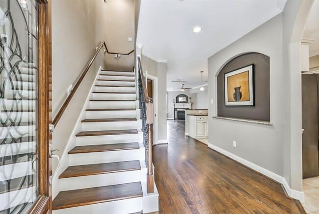 Primary Photo - 415 Asbury St