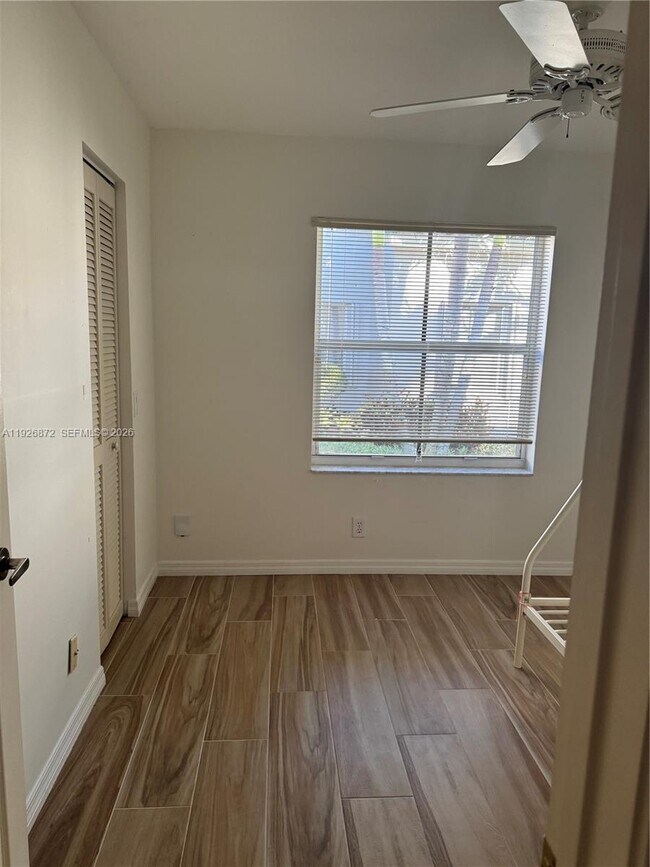 Building Photo - 815 Vista Meadows Dr