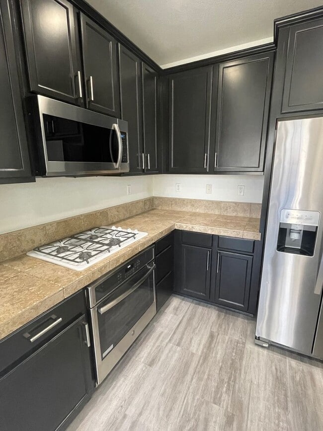 Building Photo - Move-In Ready Damonte Ranch Townhome