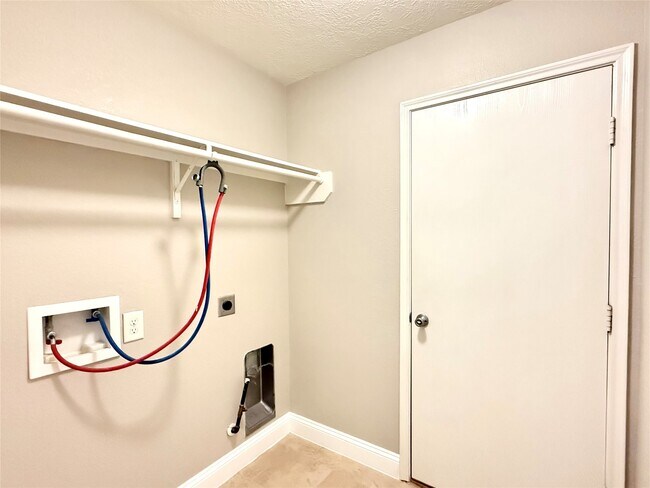 Building Photo - 16026 Arapaho Bend Ln