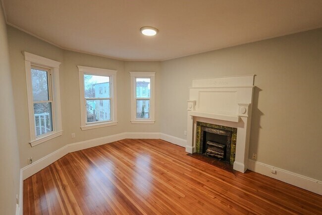 Building Photo - 72 Ridgewood St