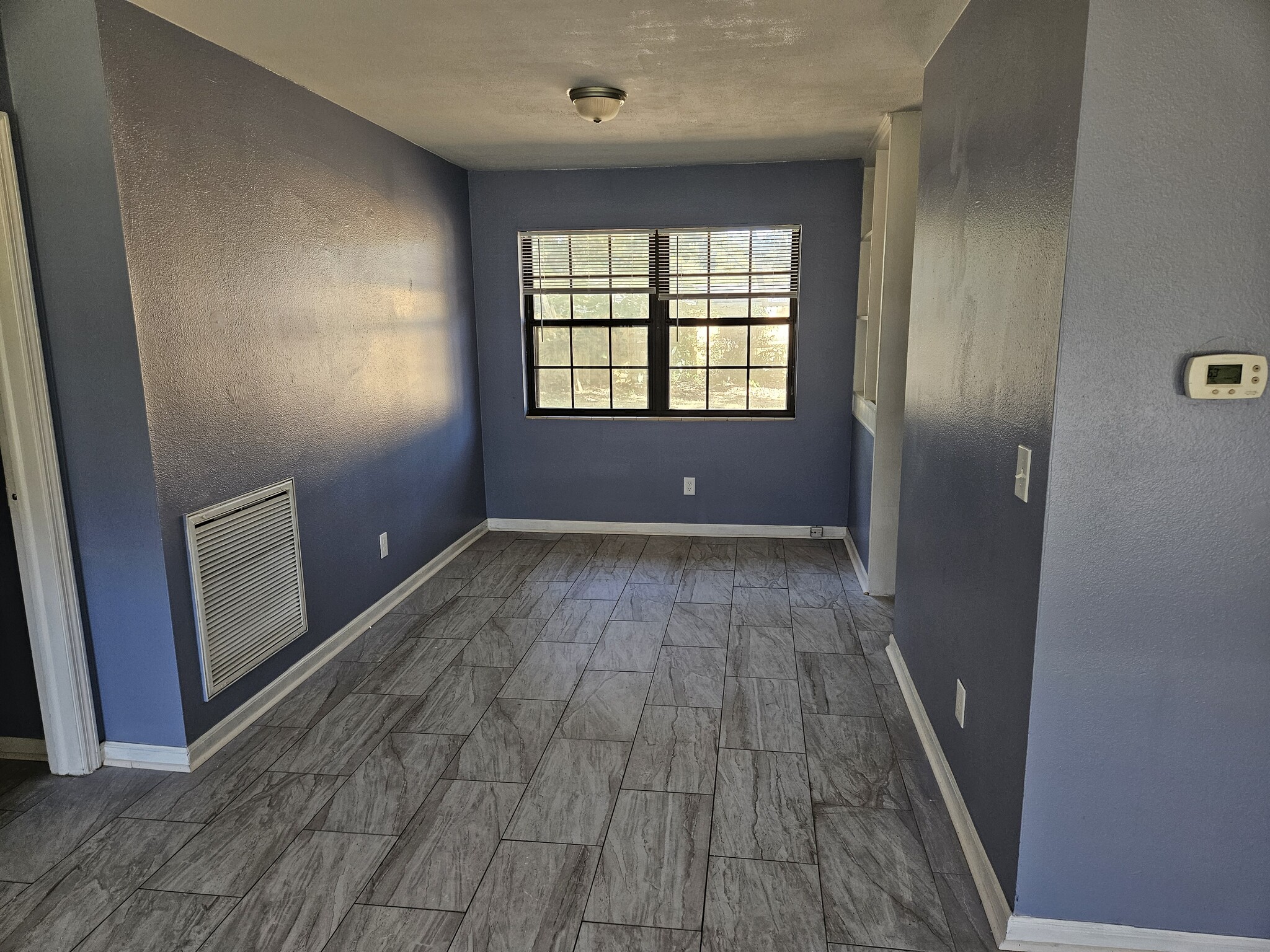 Building Photo - 2211 Patou Dr W