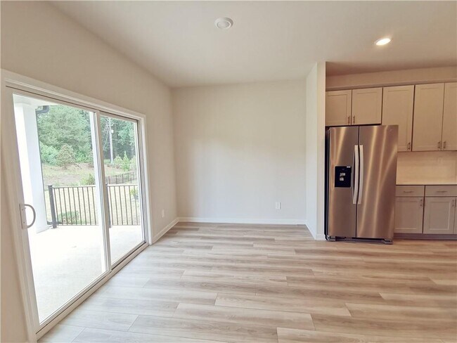 Building Photo - 5814 Un Grv Dr