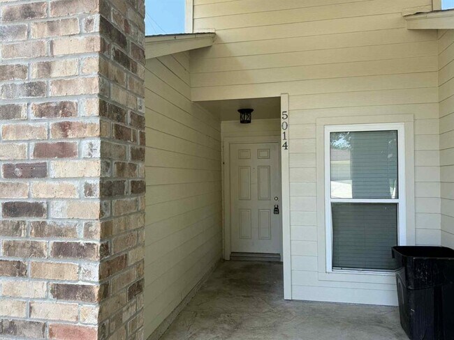 Building Photo - 5014 Fox Hollow Blvd