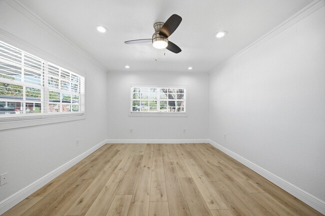 Building Photo - 401 Blueberry Ln
