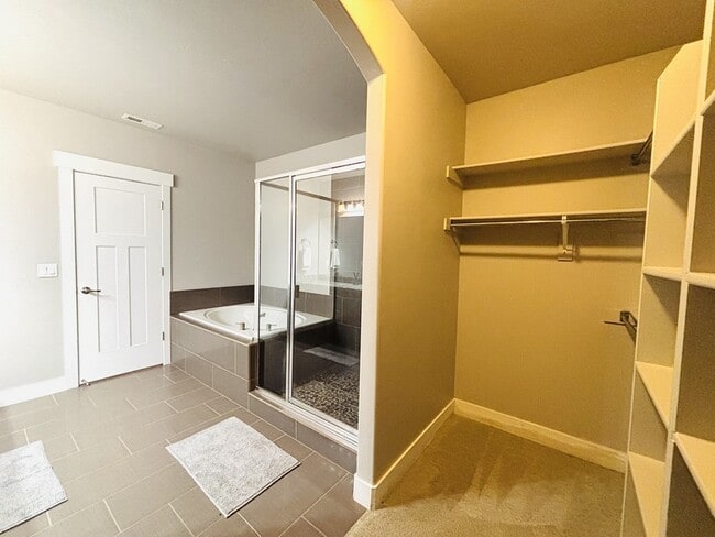 Building Photo - 11528 4055 W