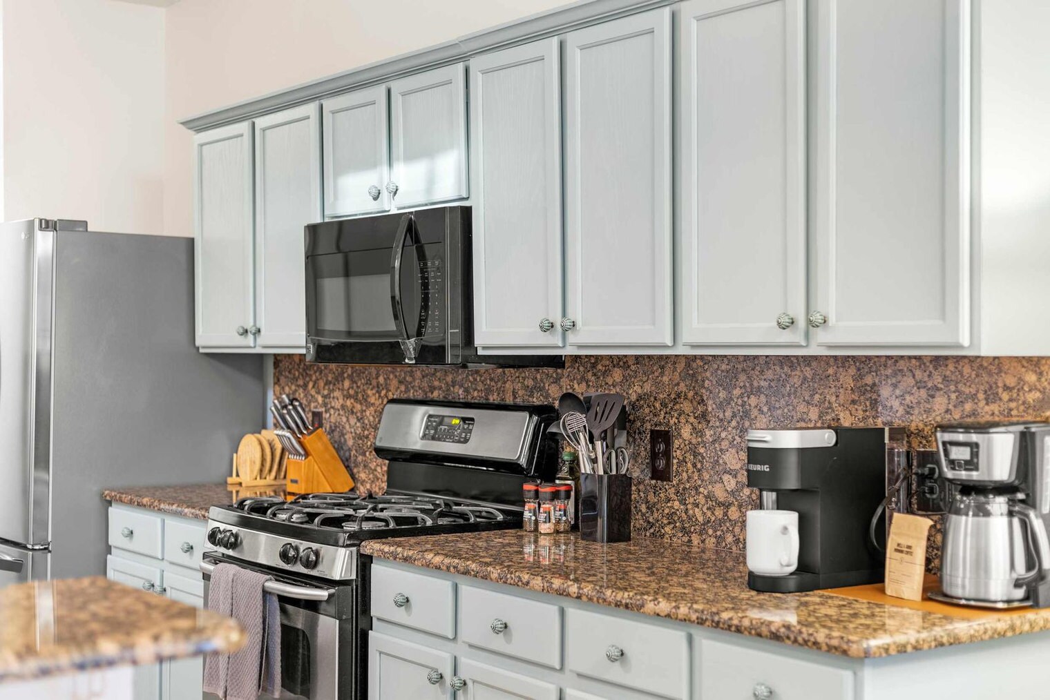 Building Photo - 902 Vista Oaks Ct