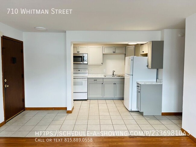 Building Photo - Beautiful newly renovated  2 Bedroom Apt! ...