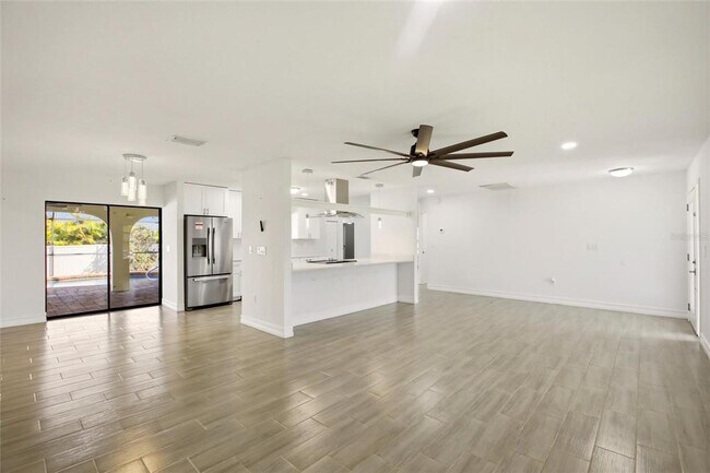 Building Photo - 176 N Waterway Dr NW
