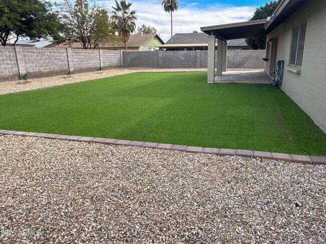 Building Photo - 16811 N 32nd Ave