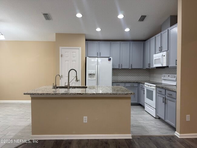 Building Photo - 2472 Willowbend Dr