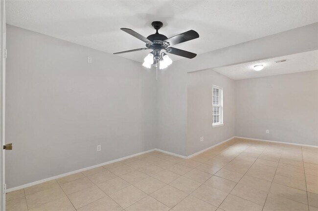 Building Photo - 6602 Lynngate Dr