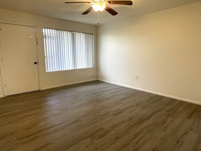 Building Photo - 4719 N 15th Ave