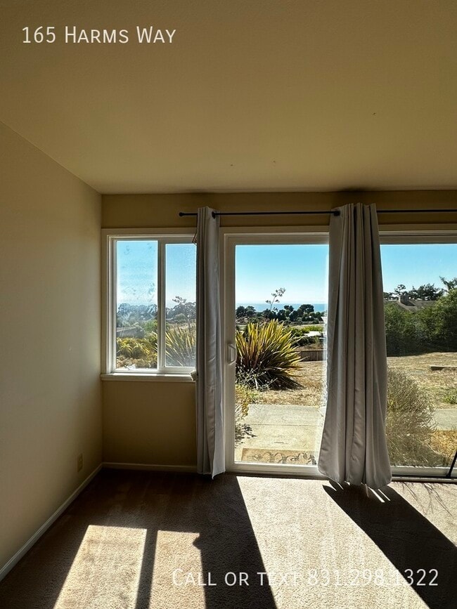 Building Photo - Expansive 4 Bed, 2 Bath La Selva Beach Hom...