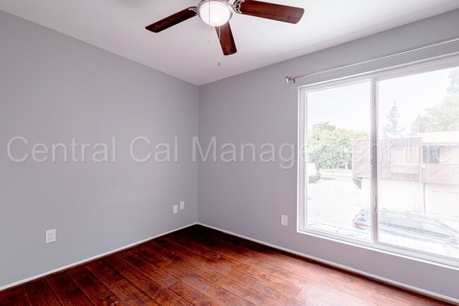 Building Photo - MOVE IN SPECIAL! - HALF MONTH OFF NOV RENT...