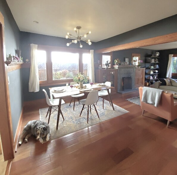 Building Photo - 316 W Victoria St