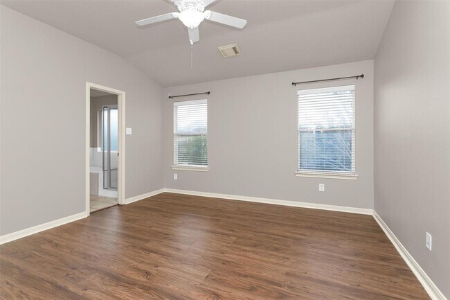 Building Photo - 6443 Applewood Forest Dr
