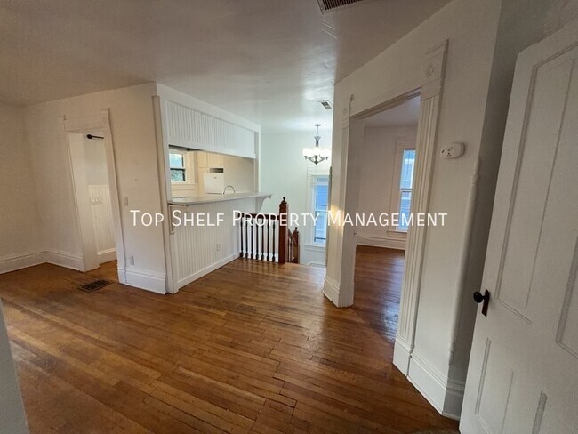 Building Photo - 669 19th St