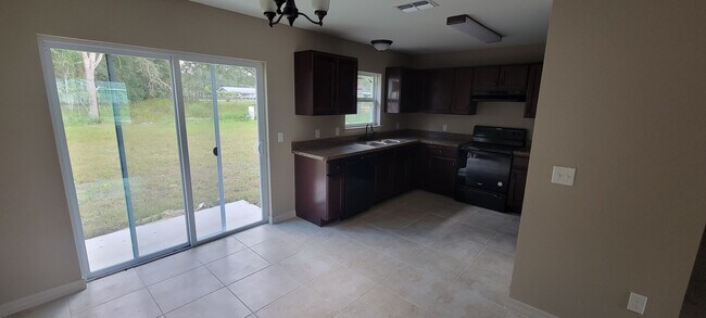 Building Photo - 3/2 Home No HOA Located In Ocala