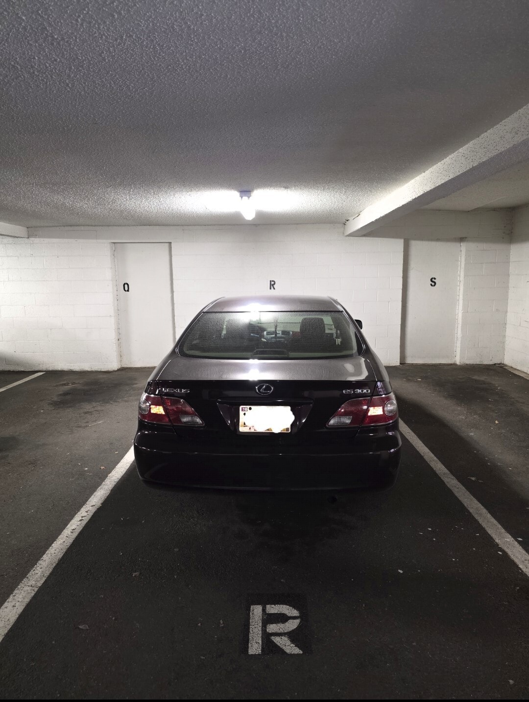 Garage Space - 3115 Patrick Henry Dr