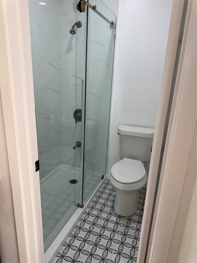 Building Photo - 6649 Westwick Dr