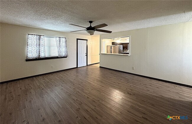 Building Photo - 613 Co Rd 4876