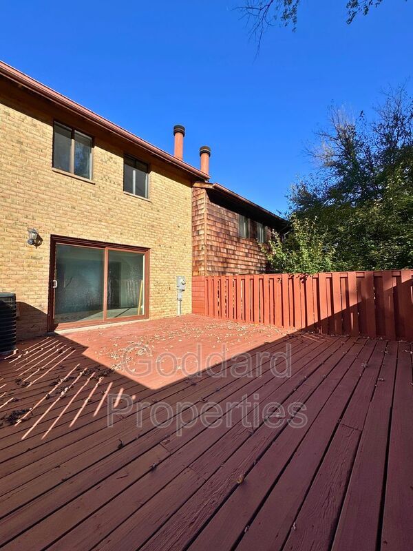 Building Photo - 7326 Mossy Brink Ct