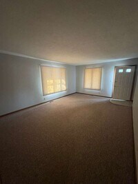 Building Photo - 24159 Evergreen Ct