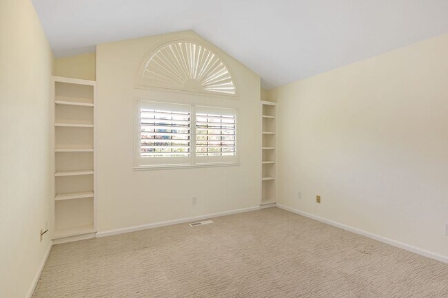 Building Photo - 124 Birchbark Pl