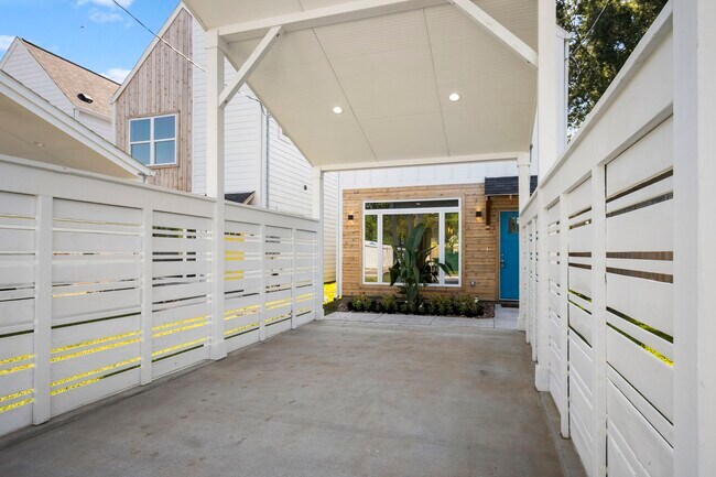 Building Photo - 8016 Willow St