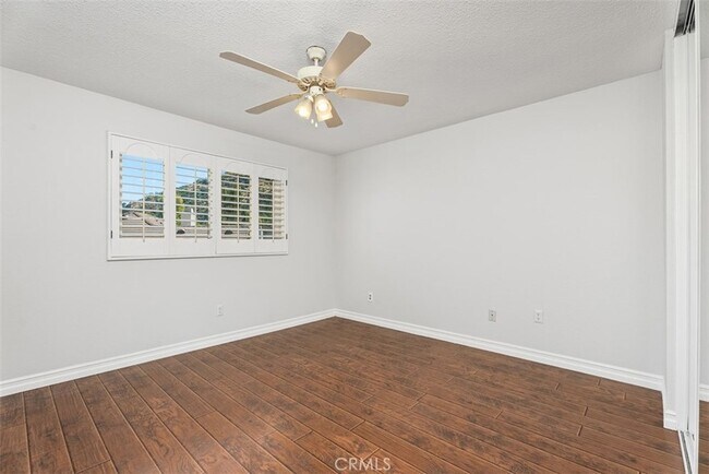 Building Photo - 5847 E Rocking Horse Way