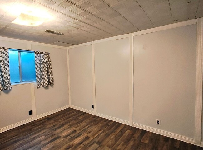 Building Photo - Great 5 Bed 3 Bath Rambler Home in Sandy