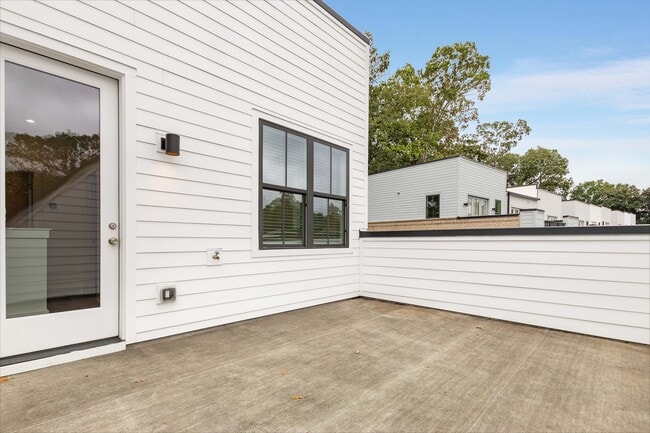 Building Photo - 1815 Gotham Ln NE