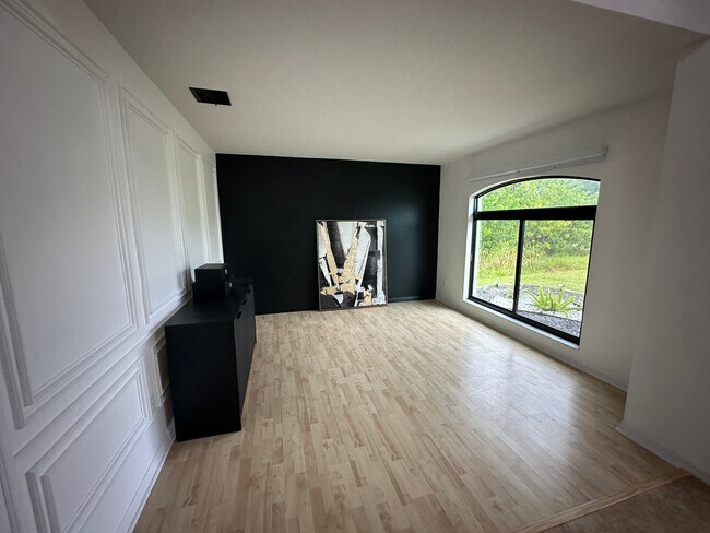 Building Photo - Modern 3-Bedroom Single-Family Home for Re...